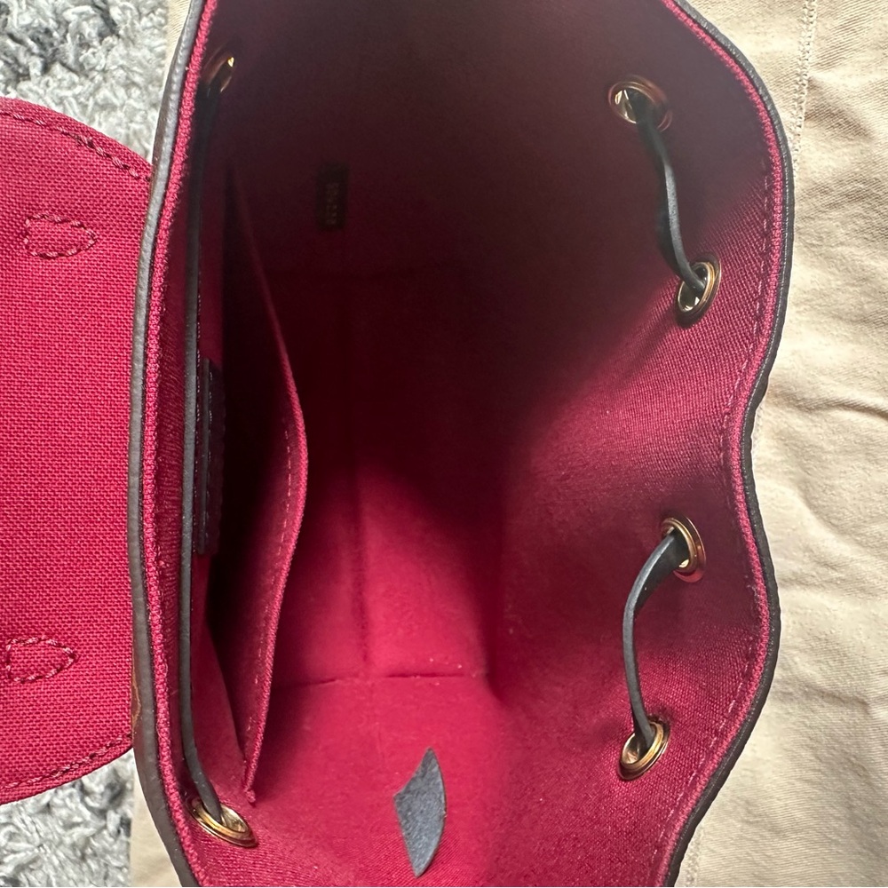 Louis Vuitton Monogram Montsouris - Picture 13 of 17